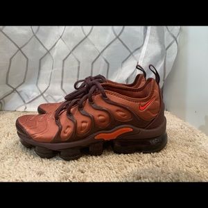 Burgundy Air VaporMax Plus